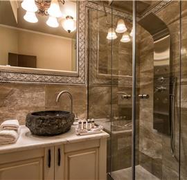 6 bedroom luxury villa with pool near Agia Pelagia, sleeps 12